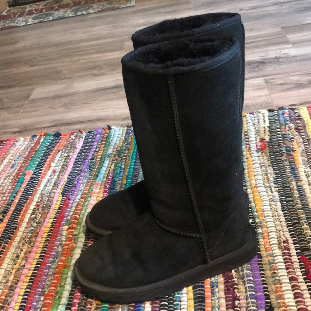 Shoes - Picture 2 of 4